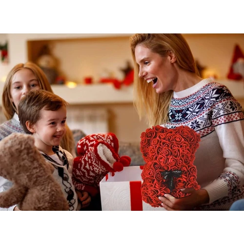 Rózsasziromból készült mackó díszdobozban - piros (01903)