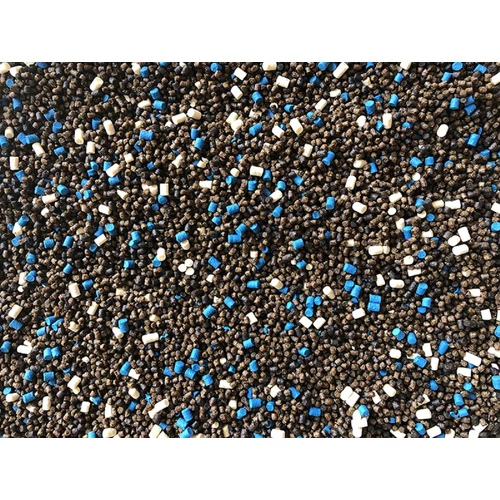 TOP MIX Dynamic Carp fokhagyma-mandula ízesítésű pellet 800g (TM282)