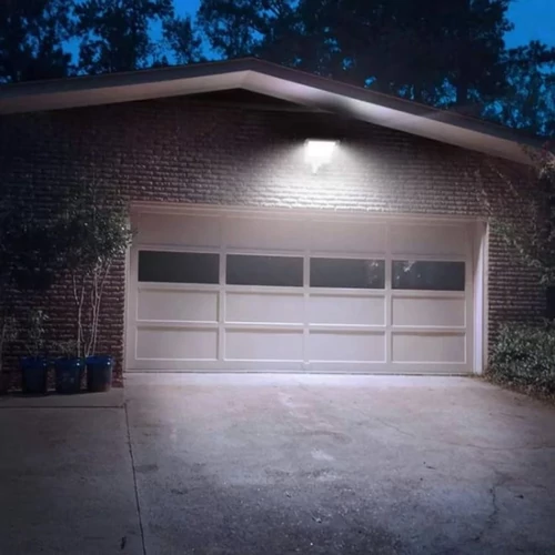 Worthair LED szolár utcai lámpa konzollal, távirányítóval, mozgásérzékelővel, 600W - fekete (KE23-391)